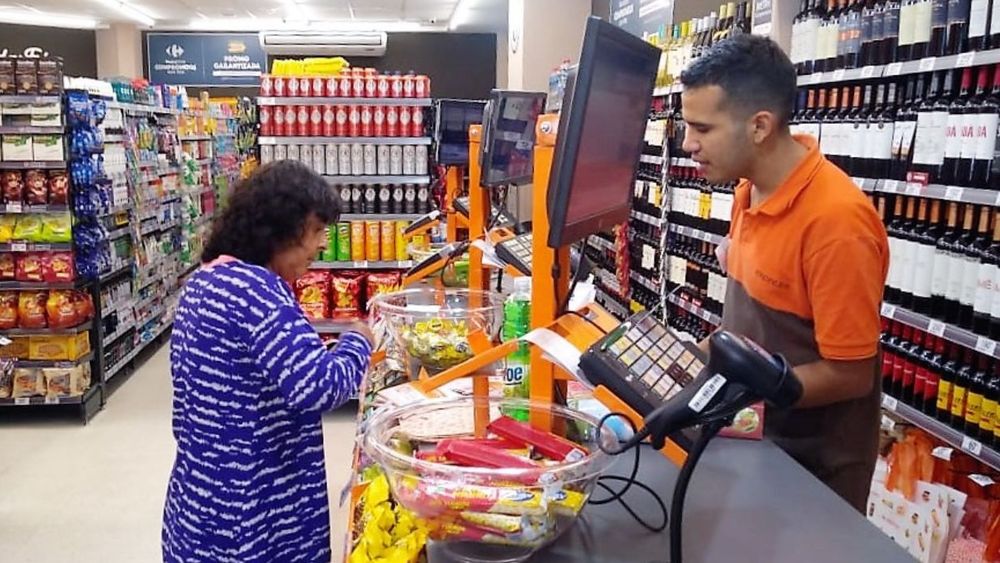 El comercio es el rubro de iniciación laboral para la mayoría de los jóvenes. El comercio es el rubro de iniciación laboral para la mayoría de los jóvenes.