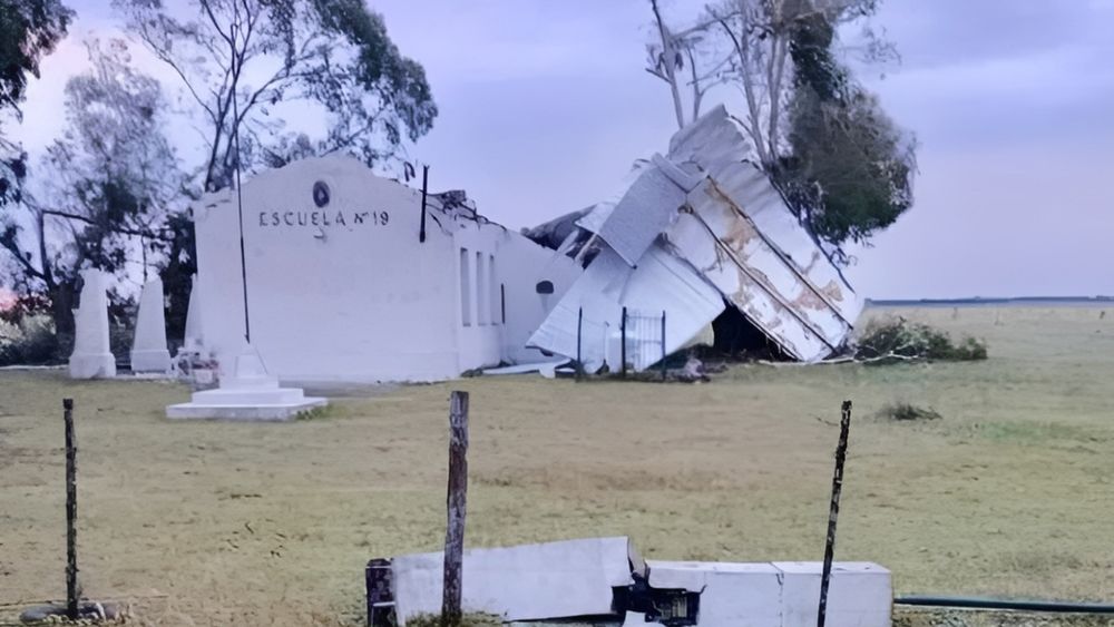 La escuela Nº 19, en el paraje La Noria (Cañuelas) fue destrozada por la tormenta.