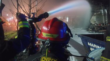 Varias dotaciones lucharon contra el incendio en el Parque Industrial Pilar. Varias dotaciones lucharon contra el incendio en el Parque Industrial Pilar.