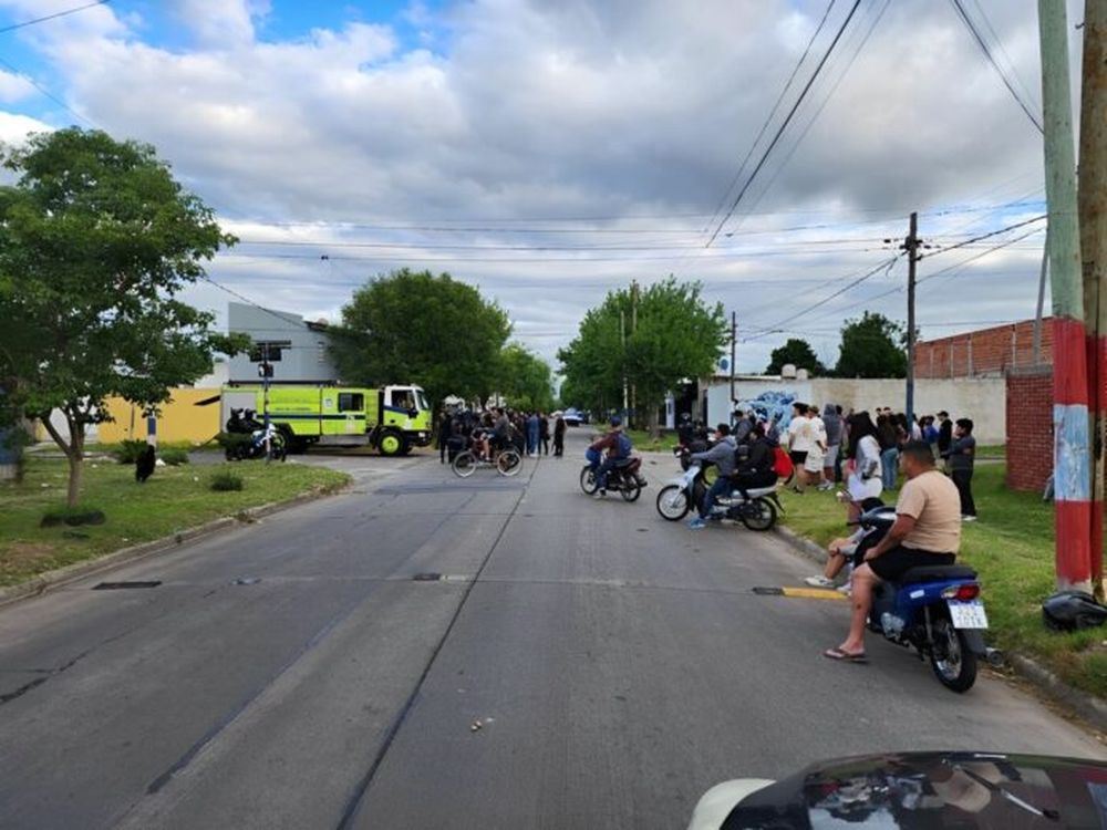 Se vivieron momentos de tensión en Ringuelet por la muerte de un joven. (El Día)