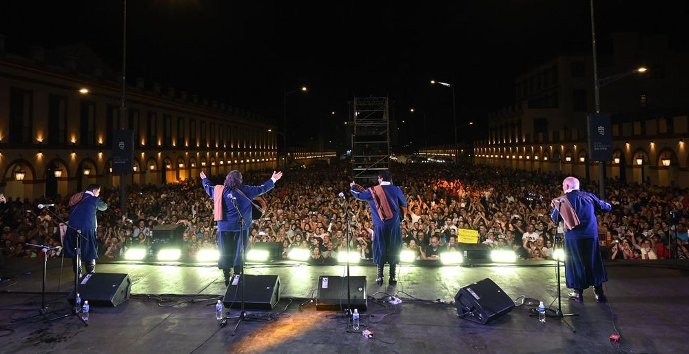 Los Manseros Santiagueños.