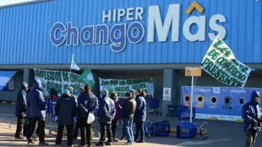 Trabajadores de la cadena de supermercados ChangoMás denunciaron en las últimas horas despidos masivos. (Gentileza La Nueva de Bahía Blanca/Rodrigo García)
