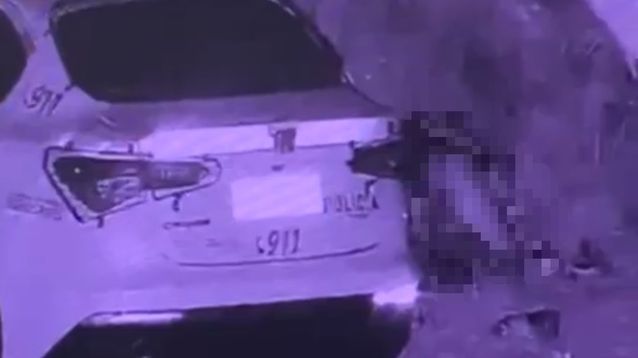 Cañuelas: un policía fue captado por una cámara en una situación íntima en un cementerio