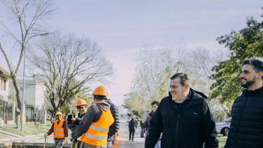 En medio de un año económico incierto, los jefes comunales recurren a un nuevo mecanismo para ajustar los tributos locales, como ya lo hizo el Gobierno bonaerense.