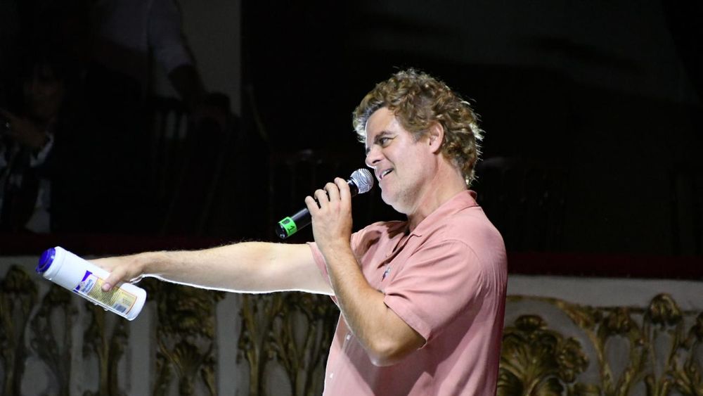 Mike Amigorena durante la función de Jubilandia en el Coliseo Podestá. Mike Amigorena durante la función de Jubilandia en el Coliseo Podestá.