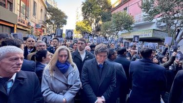 Javier y Karina Milei en el acto por el atentado de la Amia. (Presidencia)