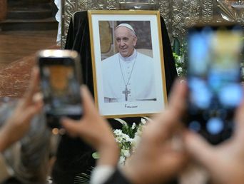 El Papa Francisco murió el 21 de abril de 2025. El Papa Francisco murió el 21 de abril de 2025.