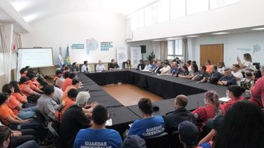Diarios Bonaerenses | Andrés Larroque junto a organizaciones civiles.