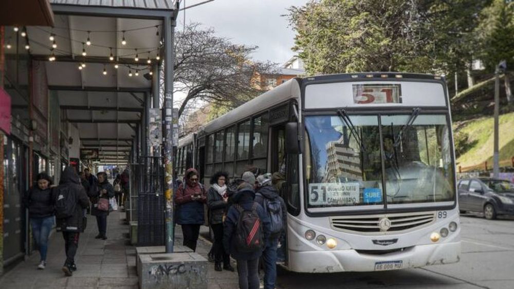 Los ómnibus, con pasaje más caro.
