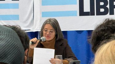 Gisela Marziotta, protagonista del plenario del peronismo bonaerense en Bahía Blanca.