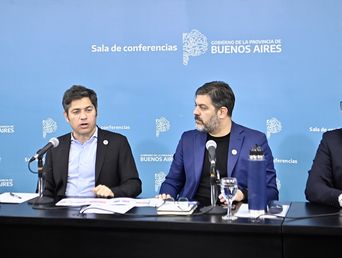 El gobernador Axel Kicillof, junto a Carlos Bianco y Santiago Pérez Teruel. El gobernador Axel Kicillof, junto a Carlos Bianco y Santiago Pérez Teruel.