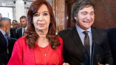 El presidente Javier Milei le deseó una pronta recuperación a Cristina Kirchner, quien fue operada de apendicitis. El presidente Javier Milei le deseó una pronta recuperación a Cristina Kirchner, quien fue operada de apendicitis.