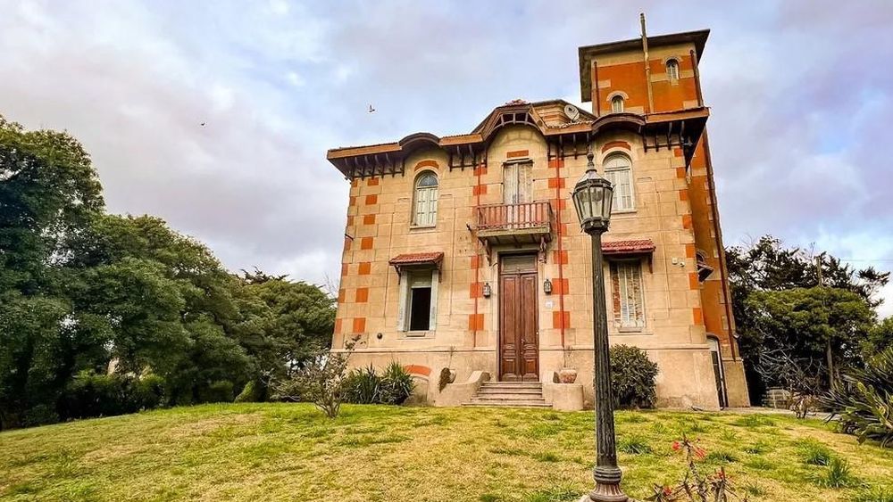 El Castillo Astelarra, uno de los símbolos de Quequén.