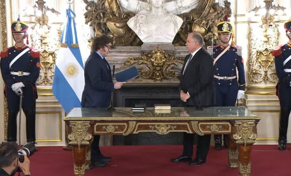 El presidente, Javier Milei, le tomó juramento a Gerardo Werthein  como el nuevo Canciller.