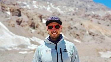 Bernabé Abramor, un médico de San Nicolás salvando vidas en el Everest.