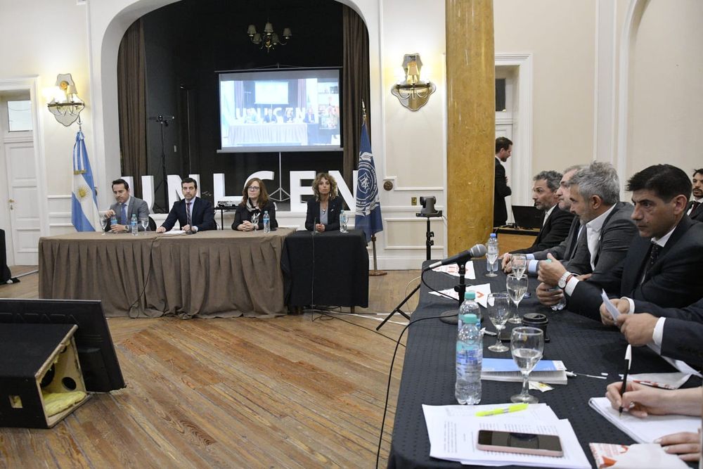 La lectura del fallo, en el aula magna de la UNICEN.&nbsp;