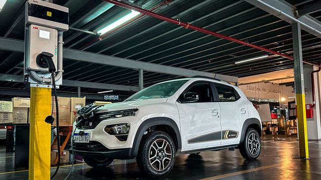 Los particulares que apostaron por un híbrido o eléctrico no tienen manera de ponerlos en la calle