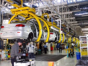 Entre automóviles, pick ups y utilitarios, en nuestro país se fabrican doce modelos. Entre automóviles, pick ups y utilitarios, en nuestro país se fabrican doce modelos.