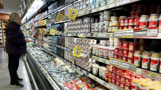 Los precios en las góndolas comienzan a acuar el impcto del dólar. (DIB/Archivo)
