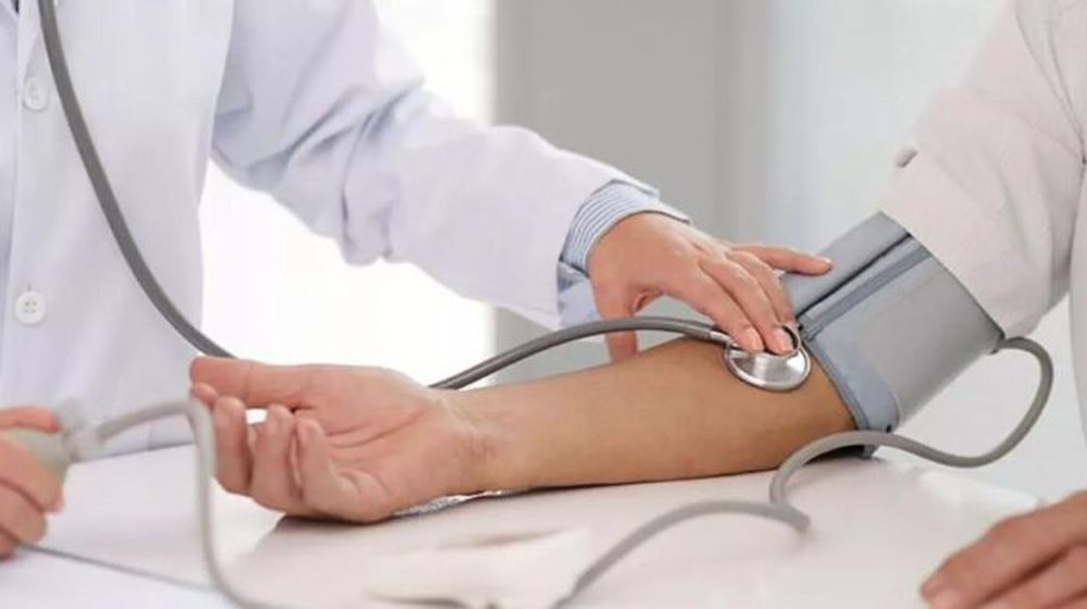 Controlarse la presión arterial ayuda a prevenir afecciones más graves y a evitar que se deteriore la salud cardiovascular.