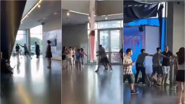 Tres momentos de la pelea ocurrida en el hall del Museo MAR. (Captura de video)