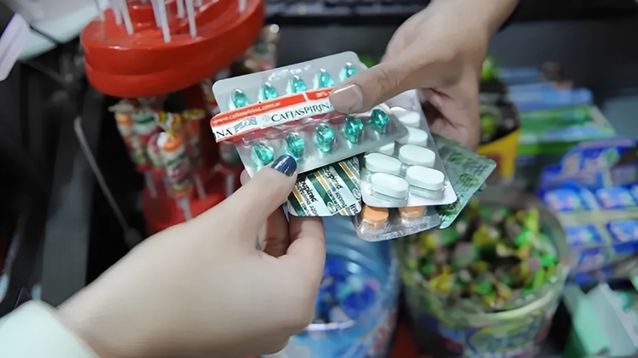 FACAF advierte sobre las complicaciones que supone comprar medicamentos en kioscos, almacenes y otros establecimientos no atendidos por un profesional. 