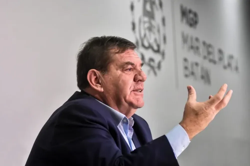 Montenegro en la conferencia de prensa. (La Capital)