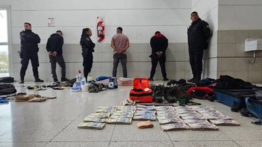 Detenidos en la terminal de ómnibus de Bahía Blanca.