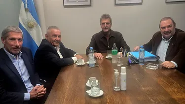 Sergio Massa con&nbsp;autoridades del Colegio de Martilleros de la provincia de Buenos Aires.