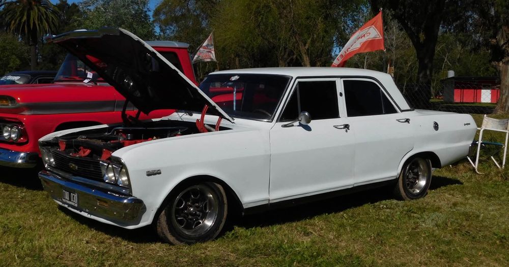 Una impecable Chevrolet 400.