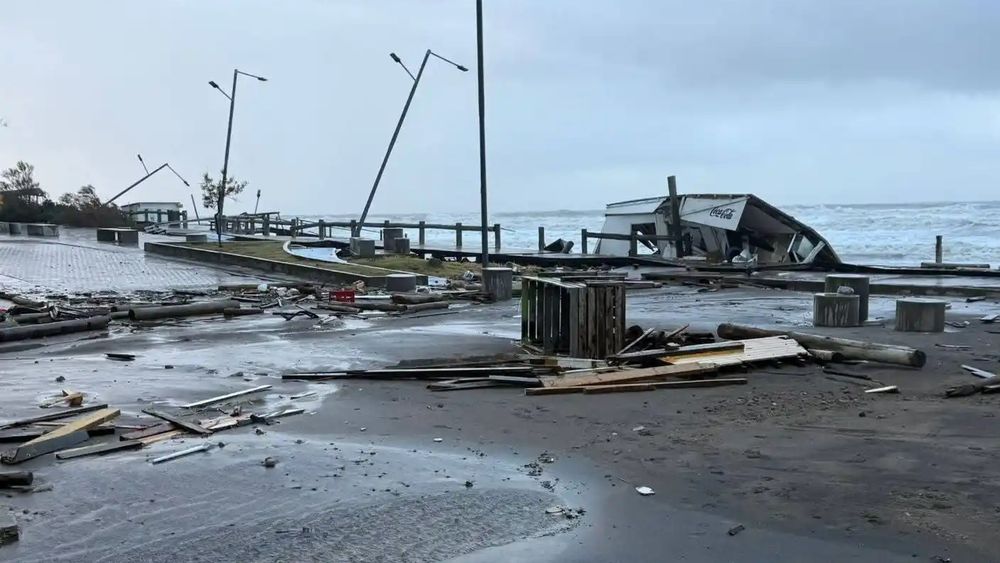 La ciclogénesis dejó destrucción tras su paso por Monte Hermoso. La ciclogénesis dejó destrucción tras su paso por Monte Hermoso.