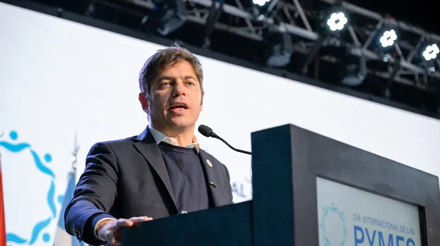 El gobernador Axel Kicillof ante empresarios pymes.&nbsp;