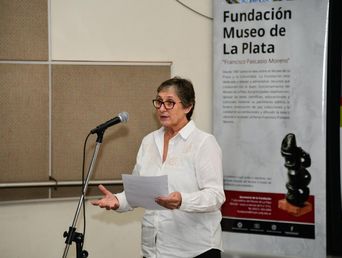 La bióloga Cristina Damborenea recibió el Premio “Fernando Lahille”. La bióloga Cristina Damborenea recibió el Premio “Fernando Lahille”.