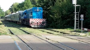 El traslado de los vagones que prestaban servicio en el tren a Pinamar.