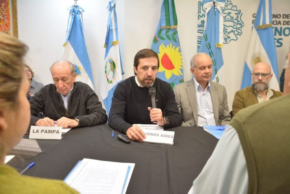 La reunión en la Casa de la Provincia de Buenos Aires estuvo encabezada por el ministro Nicolás Kreplak. (Prensa MSPBA)