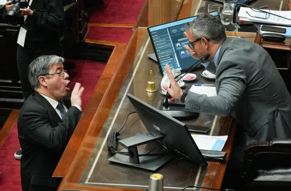 DIPUTADOS