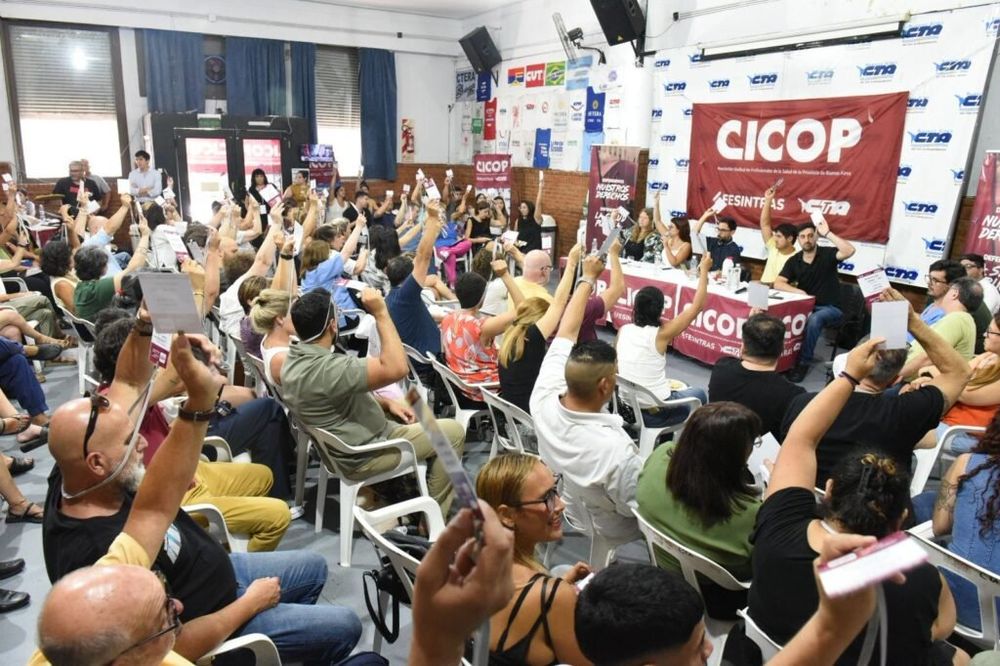 La votación de la propuesta paritaria en el congreso de CICOP.