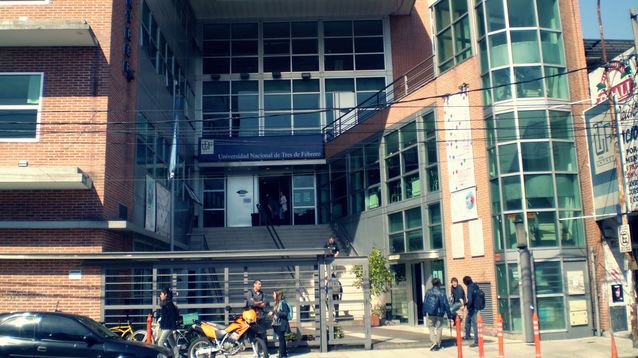 La sede Caseros de la Universidad de 3 de Febrero fue cerrada por amenazas. La sede Caseros de la Universidad de 3 de Febrero fue cerrada por amenazas.