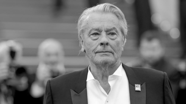 Alain Delon, ícono del cine francés, murió a los 88 años.
