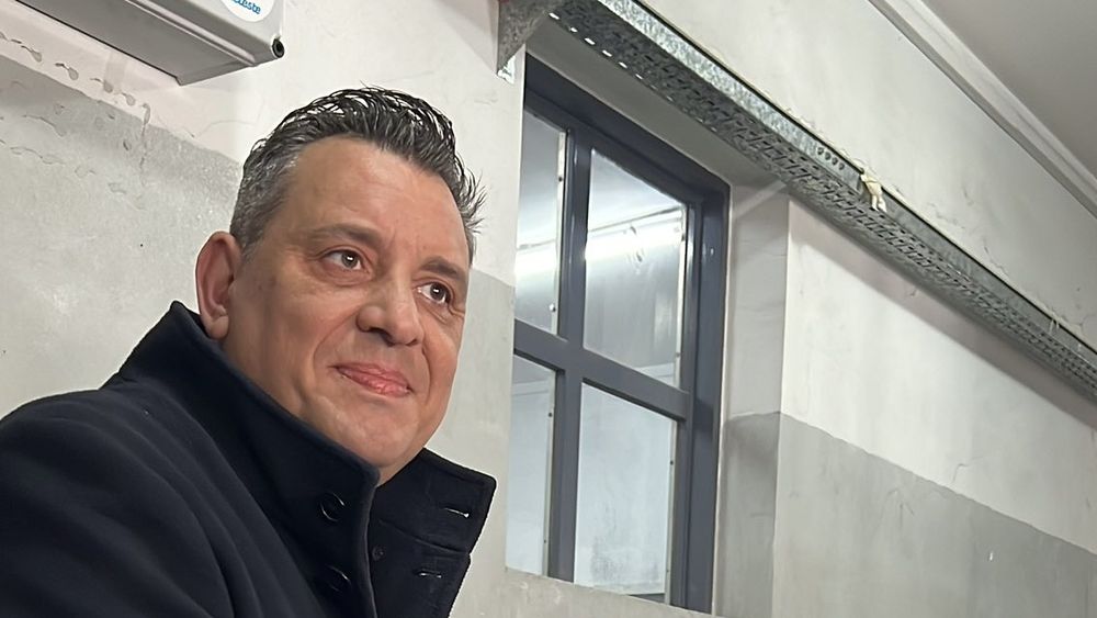 El primer candidato a diputado de La Libertad Avanza por la Tercera Sección Electoral, Maximiliano Bondarenko, votó en la Escuela N°2 de Florencio Varela.