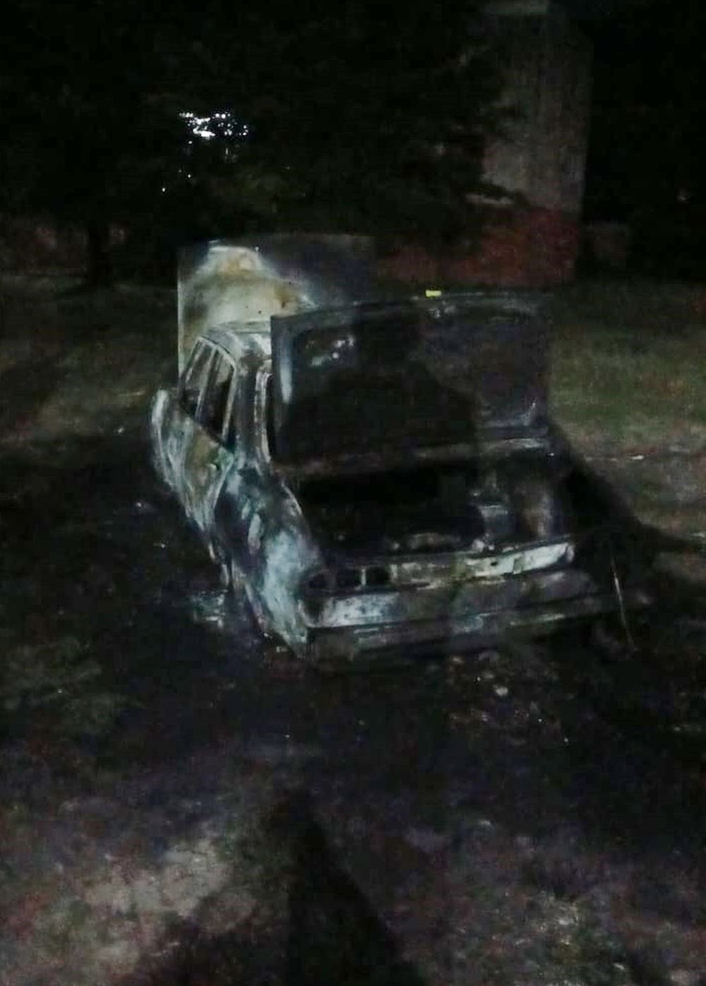 Los vecinos le prendieron fuego el auto al tirador de los monoblocks del Barrio Aeropuerto de La Plata.&nbsp;