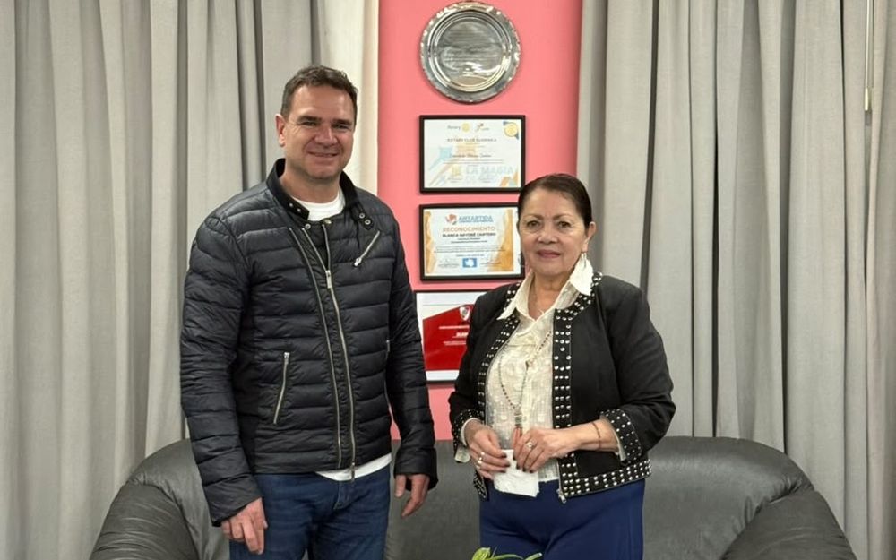 &nbsp;Roberto Vázquez junto a la intendenta Blanca Cantero.
