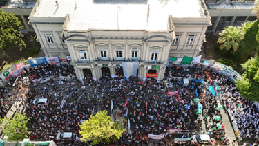 Un abrazo al hospital bonaparte para denunciarr vaciamiento.