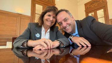 Otros tiempos, Patricia Bullrich junto a Manuel Adorni.