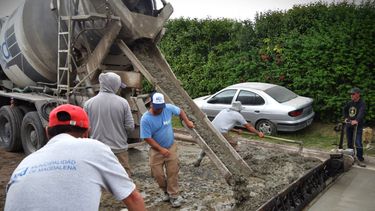 El municipio de Magdalena implementó un programa inédito de obras públicas que combina eficiencia, ahorro y desarrollo local: las tareas se realizan con fondos propios y exclusivamente con mano de obra vecinal