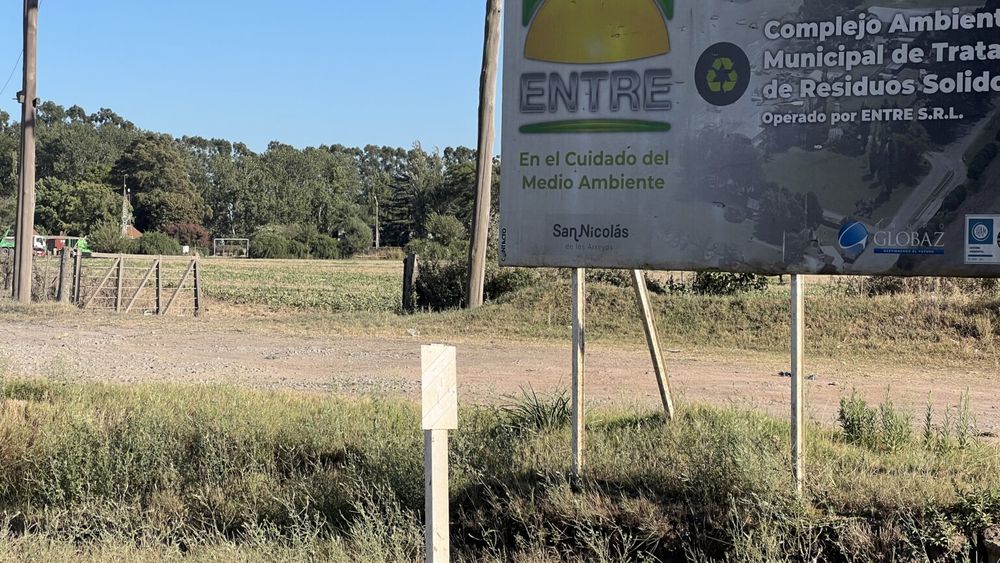 Vecinos de San Nicolás reclaman por olores nauseabundos que provienen del relleno sanitario.