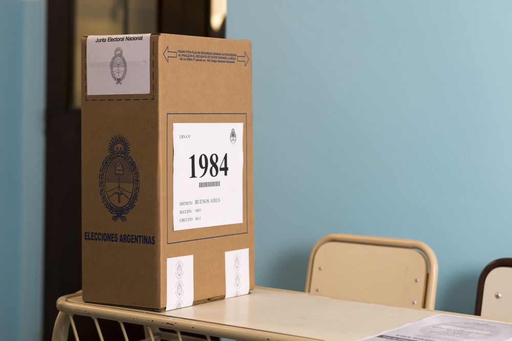 Una urna en plena elección.&nbsp;