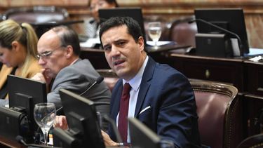 Maximiliano Abad acompañó en el Senado un proyecto de comunicación que reclama al Poder Ejecutivo el envío urgente de los pliegos para cubrir las 337 vacantes judiciales.