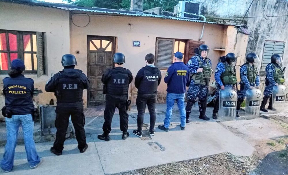 La Justicia allanó la vivienda de Bahía Blanca por denuncias de venta de drogas.