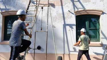 En Azul, los detenidos pusieron manos a la obra.